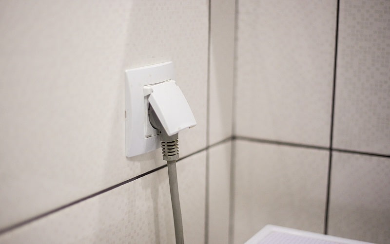 prise pour la salle de bain
