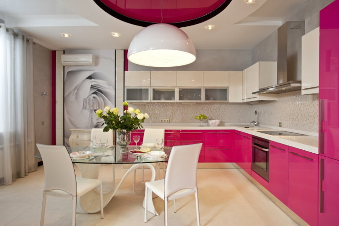 Intérieur de cuisine dans les tons blancs et roses