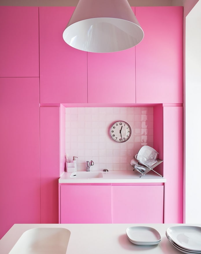 Intérieur de cuisine dans les tons roses