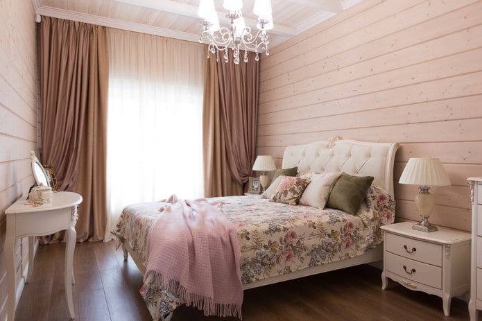 Décoration de chambre dans les tons roses
