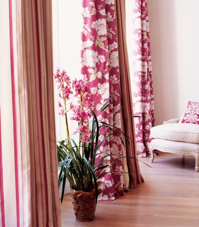 rideaux à motif floral
