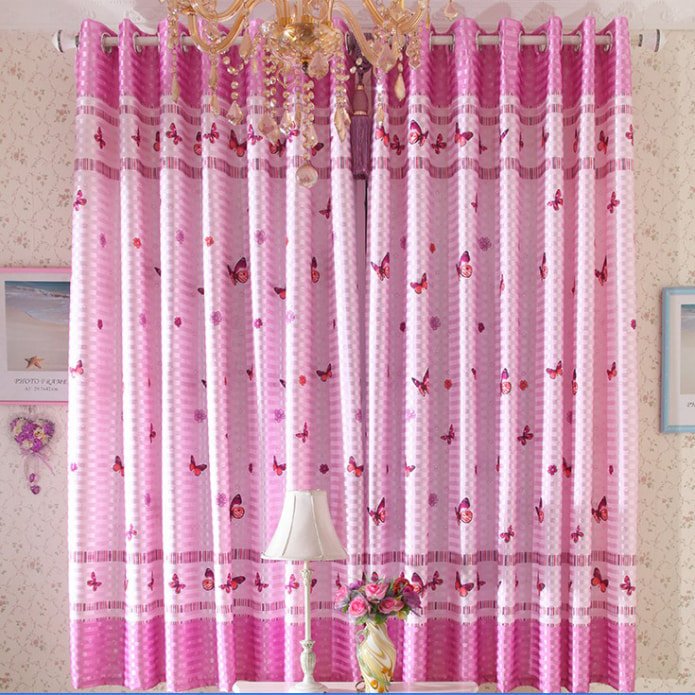Rideaux à papillons