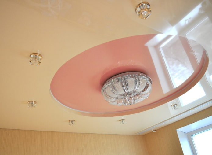 plafond tendu beige et rose