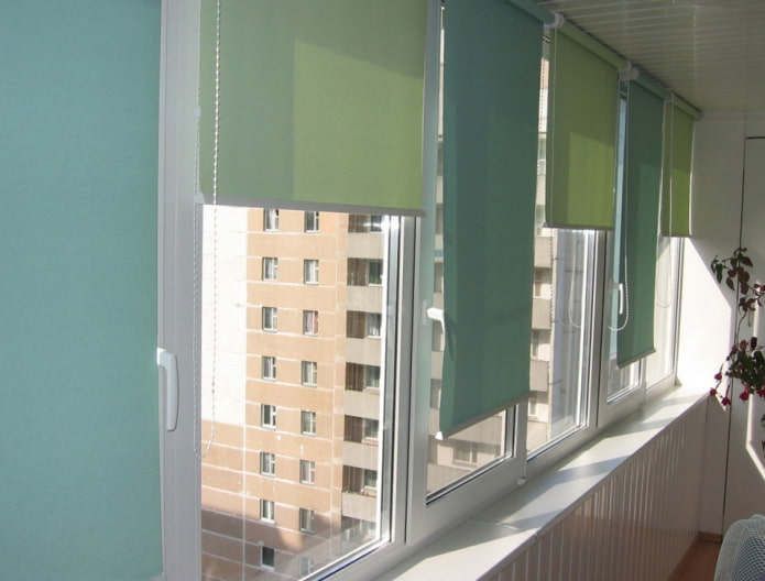 stores enrouleurs de plafond pour loggias