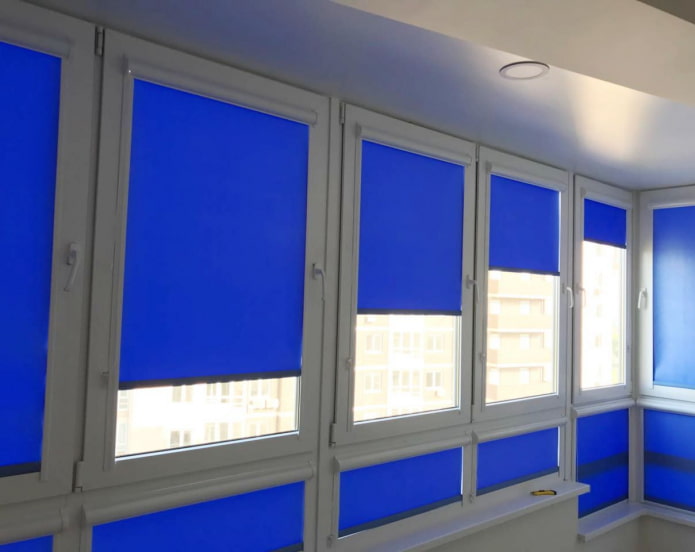 Stores enrouleurs en polyester pour loggia