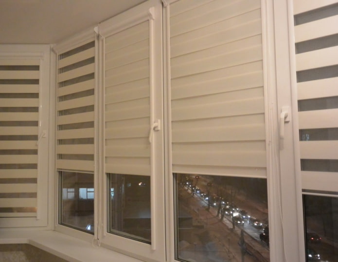 stores enrouleurs jour-nuit sur la loggia