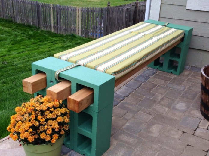 Banc en blocs de béton cellulaire