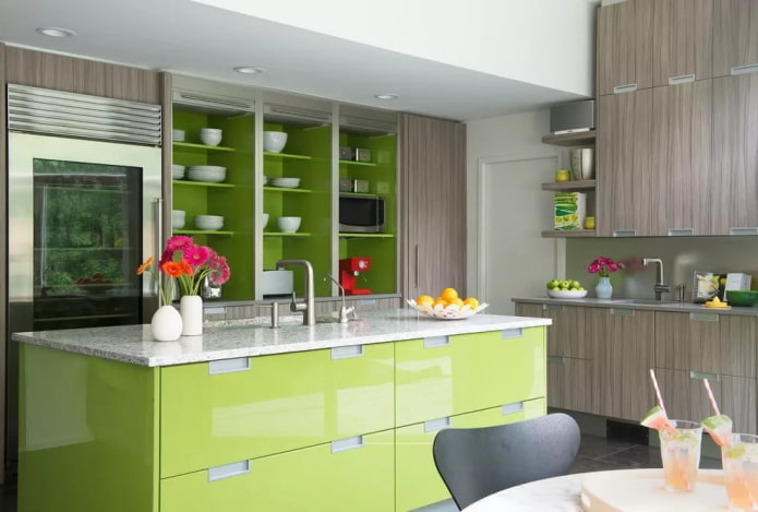 Intérieur de cuisine dans les tons gris et vert clair