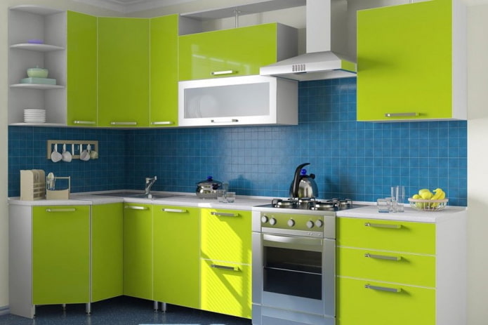 Intérieur de cuisine aux tons bleu-vert
