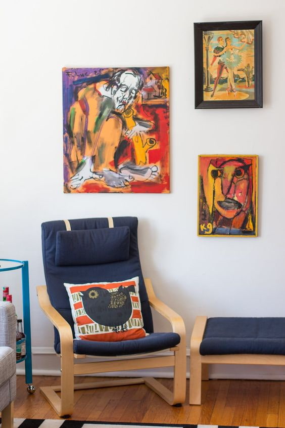 Chaise Poäng bleue avec support