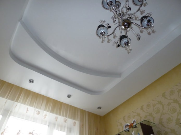 Plafond tendu satiné à plusieurs niveaux