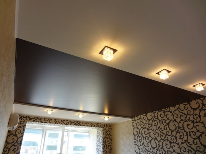 Tissu extensible marron en satin