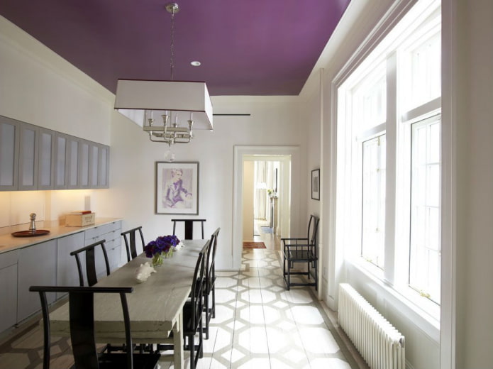 Tissu extensible en satin violet