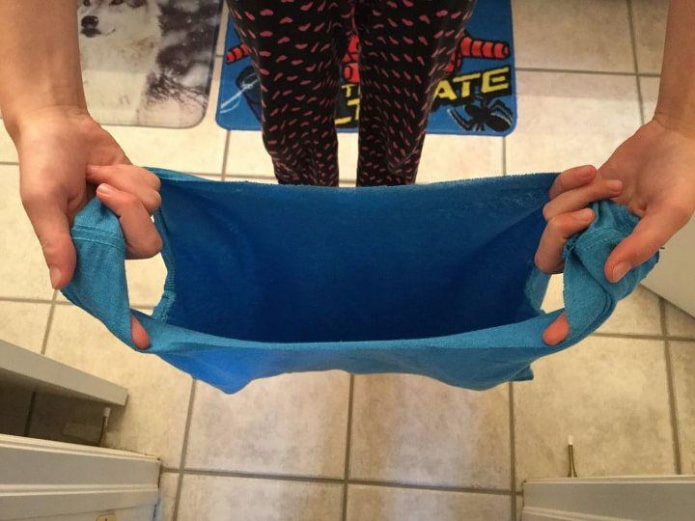 sac cabas fait de vieux vêtements