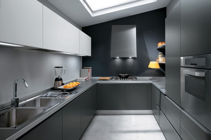 Intérieur de cuisine aux tons gris foncé