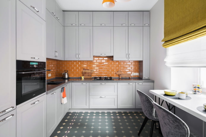 Décoration intérieure de cuisine dans les tons gris