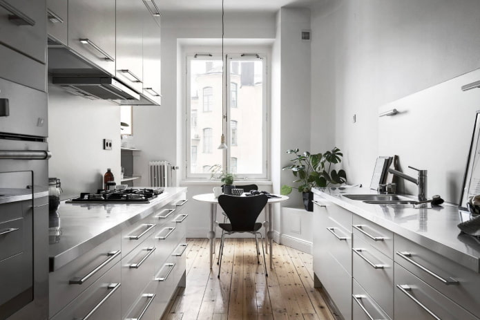 Intérieur de cuisine dans des tons gris clair