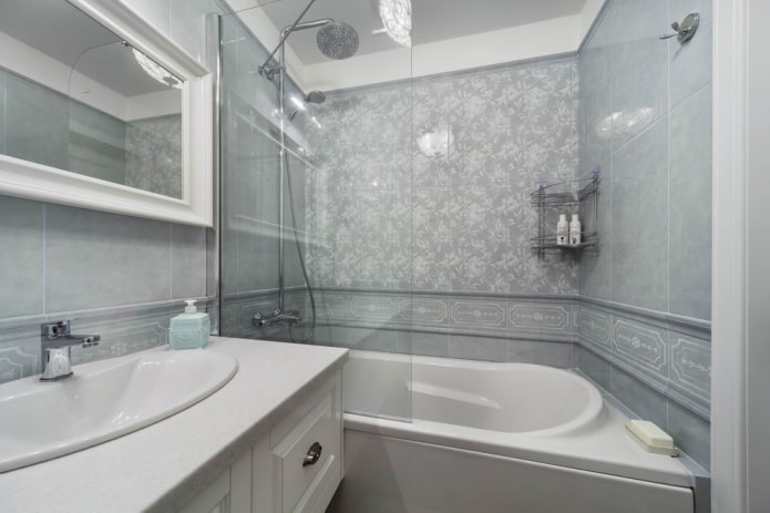 Conception d'une petite salle de bain dans des tons gris