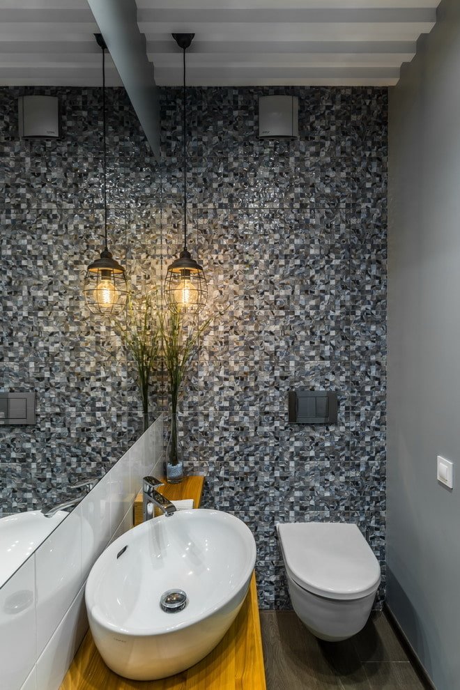 conception de toilettes dans les tons gris