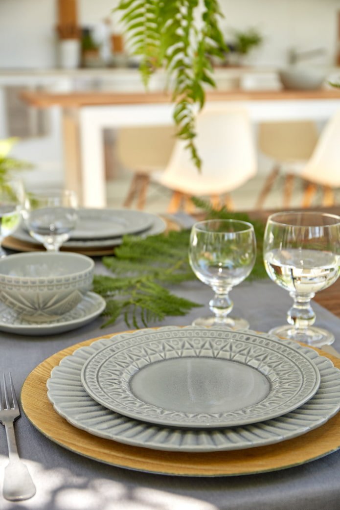 assiettes plates de table