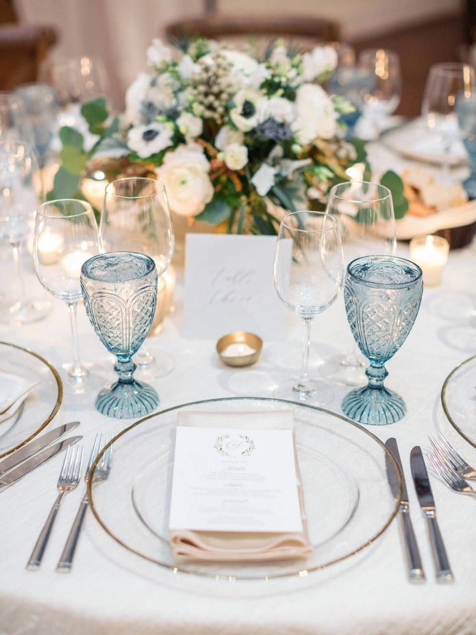 mise en table pour un mariage