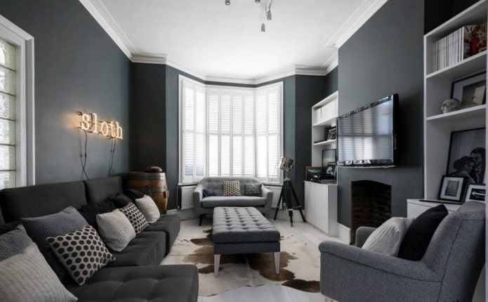 Intérieur du salon dans les tons gris