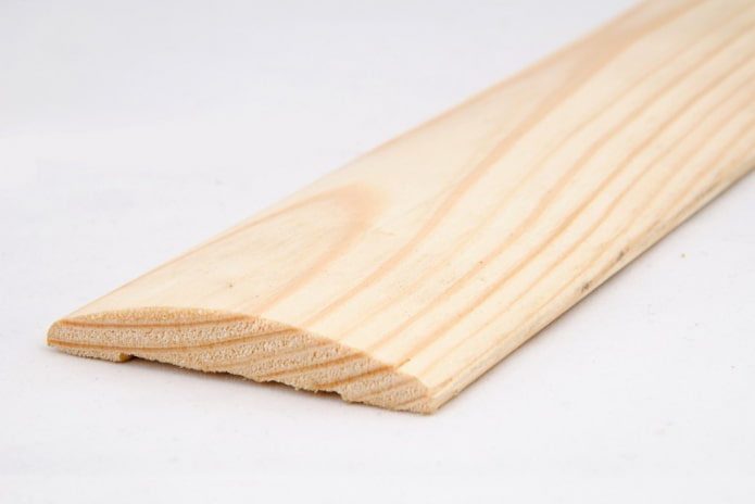 Cadre de porte en bois