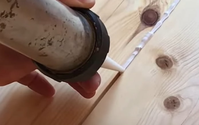 application du mastic