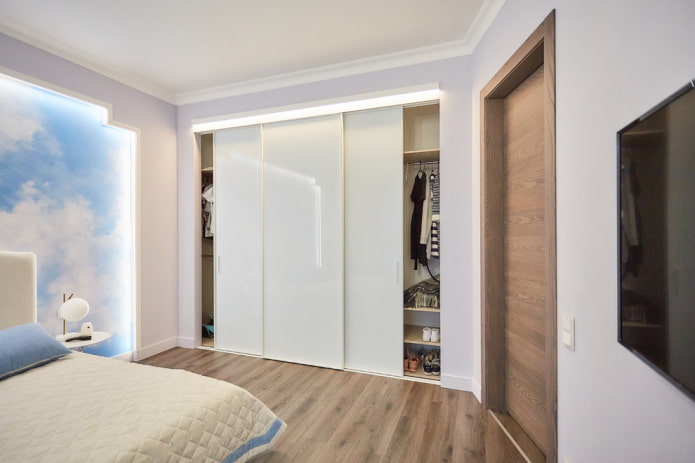 Armoire dans la chambre