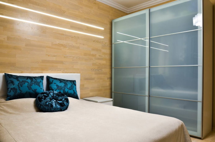 Armoire dans la chambre
