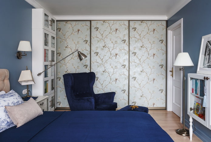 Ornements sur les façades de l'armoire