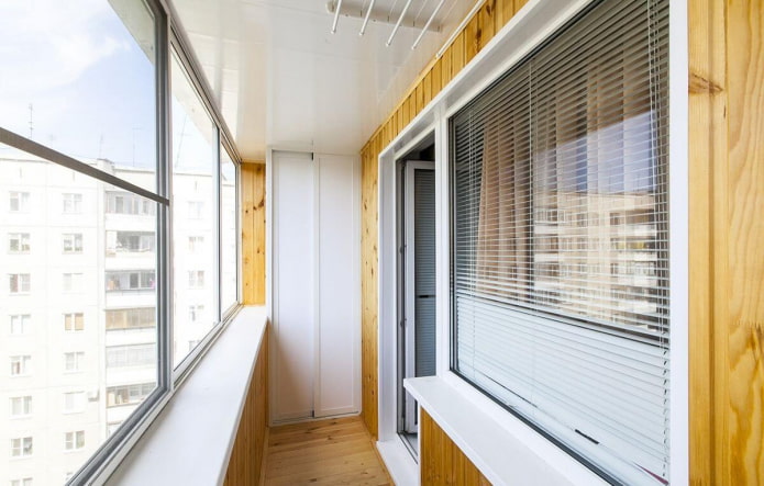 armoire à deux portes en panneaux PVC