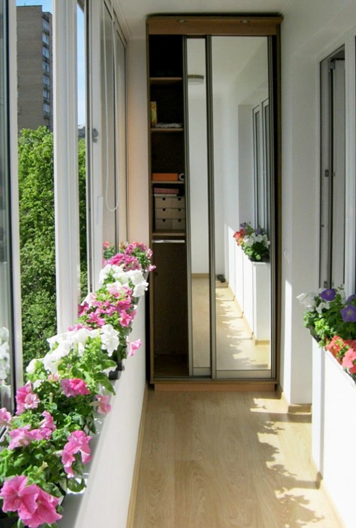 Armoire à miroir