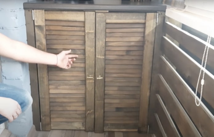 armoire de style rustique
