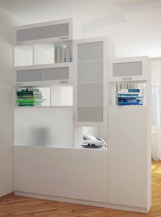 Armoire échelle sous forme de cloison à l'intérieur