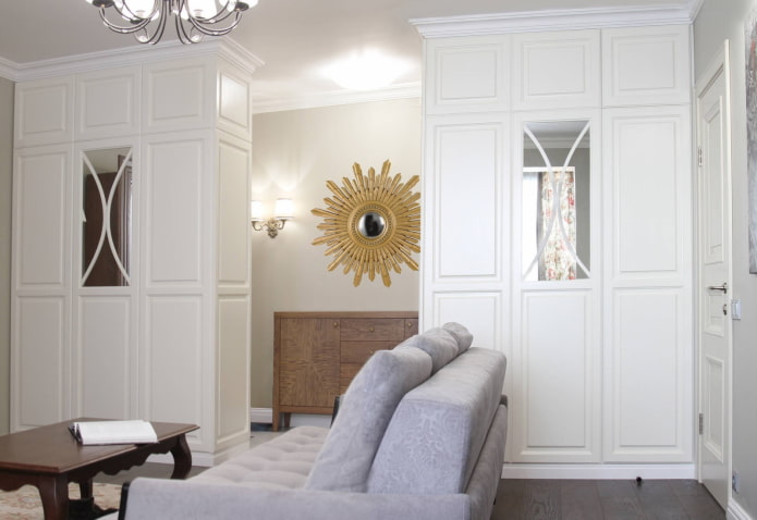 Armoires double face en forme de cloison à l'intérieur