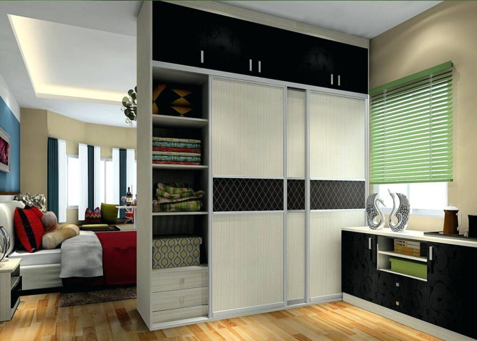 Armoire double face en forme de cloison à l'intérieur