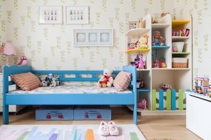 Armoire à l'intérieur de la chambre d'enfant