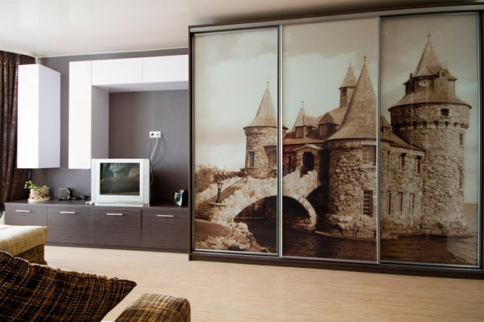 armoire dans le salon intérieur