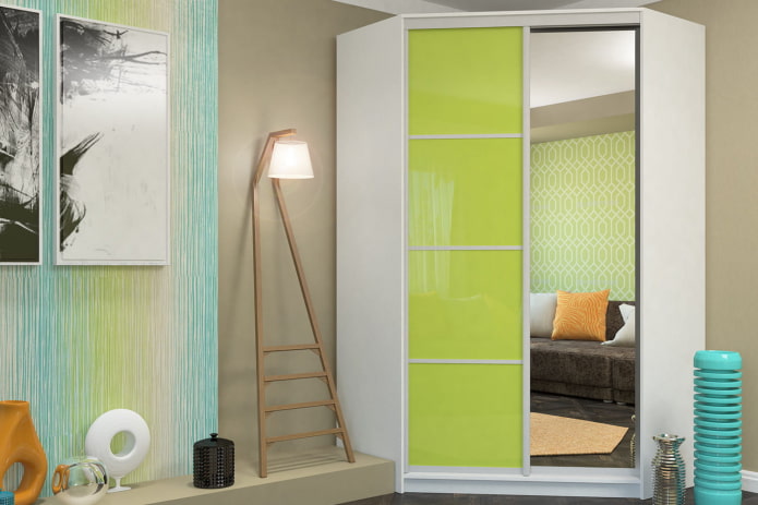 armoire d'angle dans l'intérieur du salon