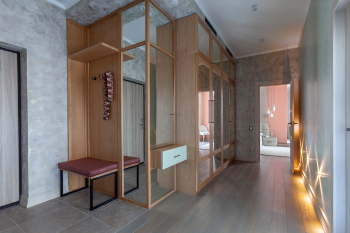 grande armoire dans le couloir intérieur