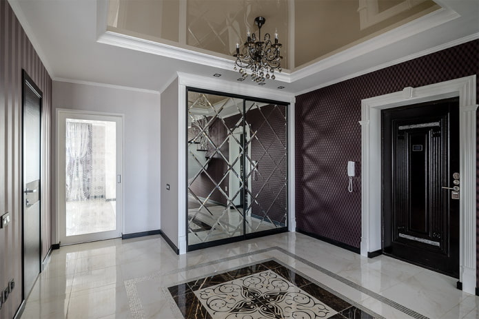 armoire à l'intérieur du couloir dans un style classique
