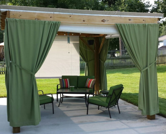 Terrasse décorée de rideaux en tissu Oxford
