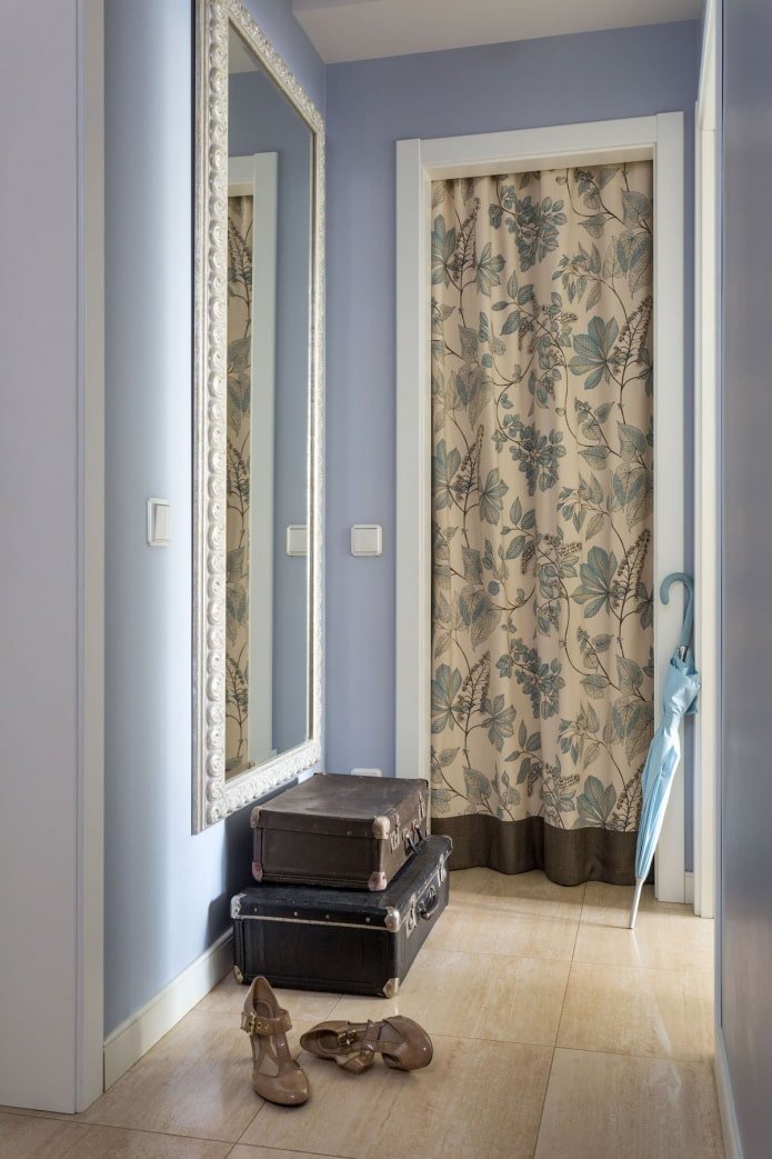 Rideaux sur la porte de la cuisine