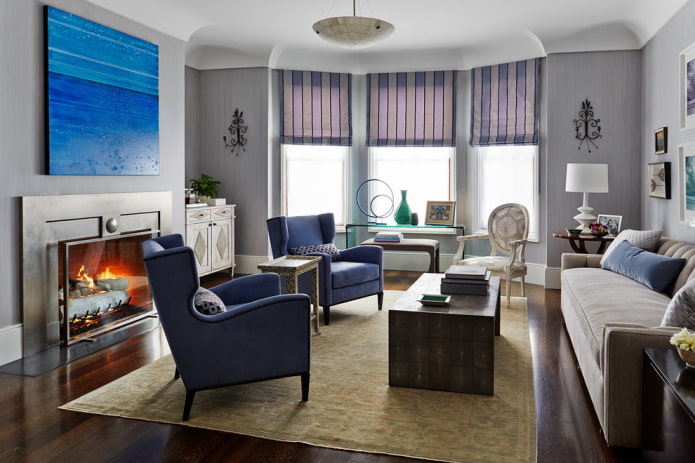 rideaux sur la baie vitrée dans le salon