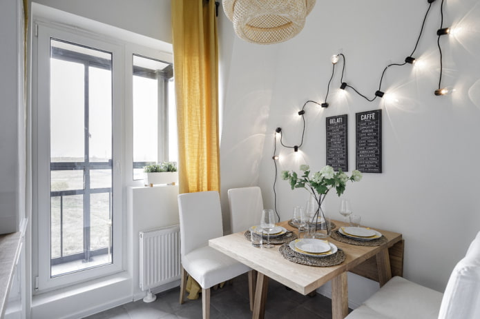 Ouverture de balcon avec rideaux de style moderne