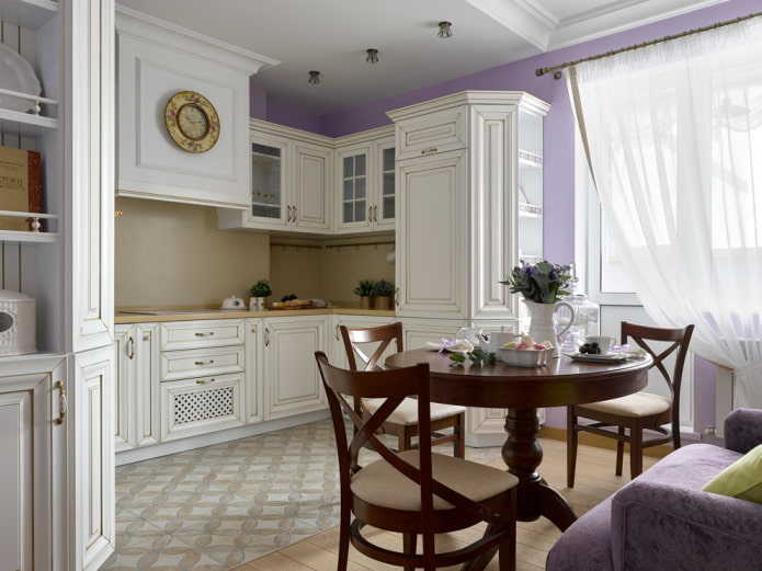 rideaux sur l'ouverture du balcon de la cuisine