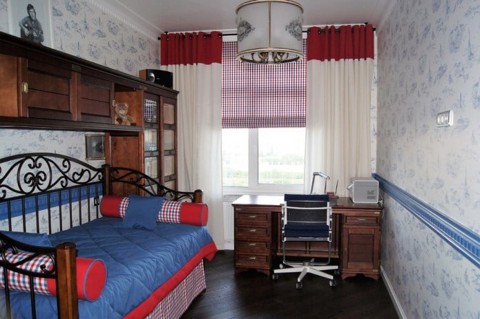 rideaux doubles dans la chambre de bébé