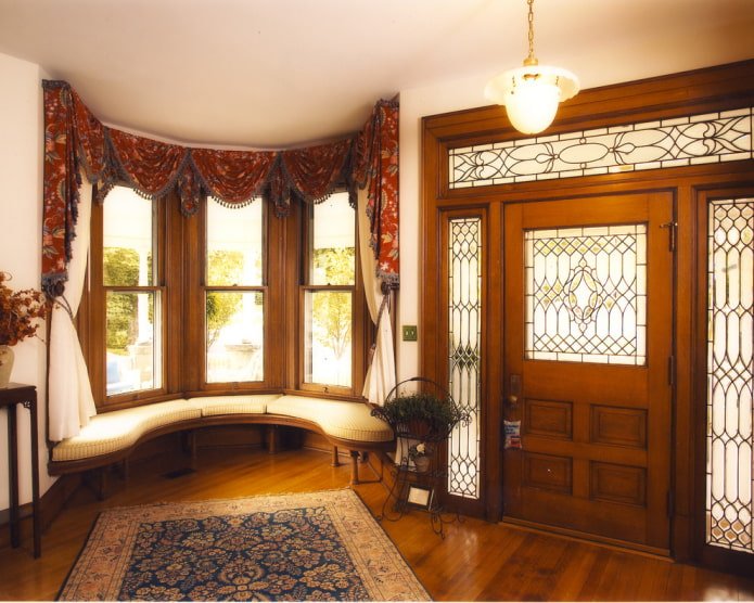 lambrequins sur baies vitrées à l'intérieur