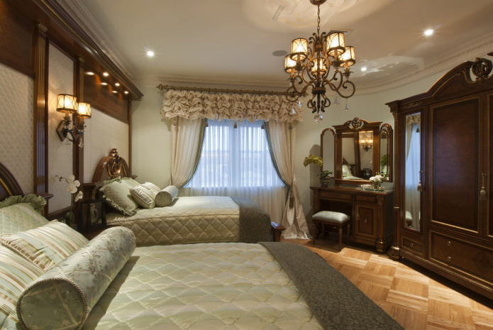 bouffées lambrequin dans la chambre